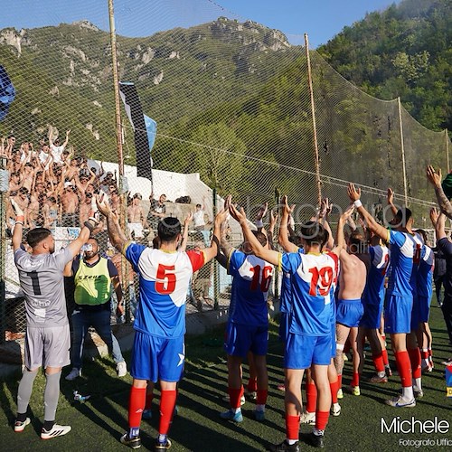 Calcio, Maiori. Cappiello all'ultimo respiro regala la vittoria al Costa d'Amalfi /foto Michele Abbagnara