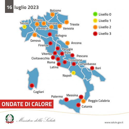 Caldo da bollino rosso fino al 19 luglio in Campania, Protezione Civile: «Si supereranno i 40°C. Bere spesso acqua»