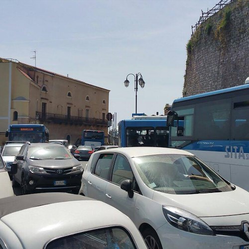 Caos viabilità in Costiera, autisti SITA annunciano sciopero contro Sindaci: «Hanno deciso di farci “morire” nel traffico»