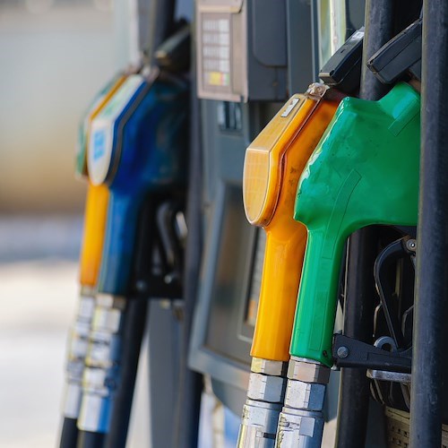 Carburanti, Ministro Urso apre a modifiche migliorative "decreto trasparenza"