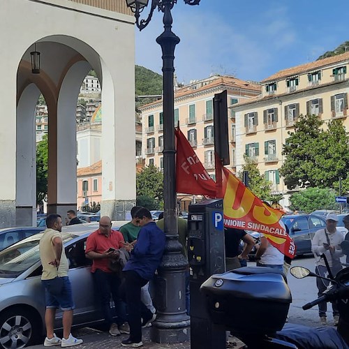 Caschi rossi in protesta a Salerno