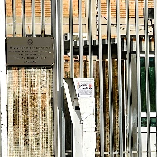Cellulare occultato in una cella del carcere di Salerno, detenuto aggredisce Polizia Penitenziaria<br />&copy; Massimiliano D'Uva