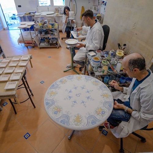 Ceramiche Casola, da 1° luglio riapre la factory-showroom di Scala