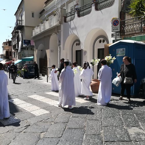 Cetara. Grande festa per la Prima Comunione di 11 bambini 