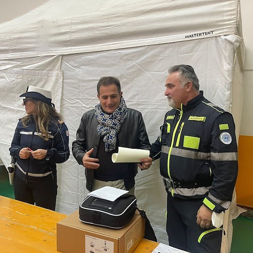 Cetara ospita le "Domeniche della Salute": 180 visite specialistiche, donato defibrillatore [FOTO]
