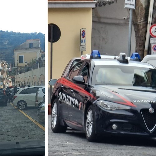 Cetara, rubano scatole di sigarette al tabaccaio intento a scaricare ma vengono bloccati dai cittadini