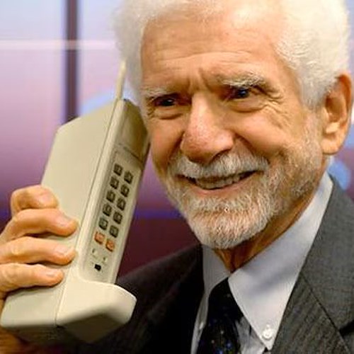 Cinquant’anni fa la prima telefonata da cellulare: l’inizio della rivoluzione delle comunicazioni