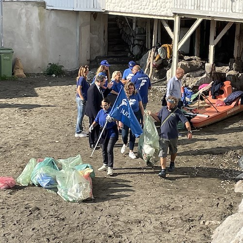 Cinque giorni di pulizia fondali a Sorrento: raccolte 2 tonnellate di rifiuti