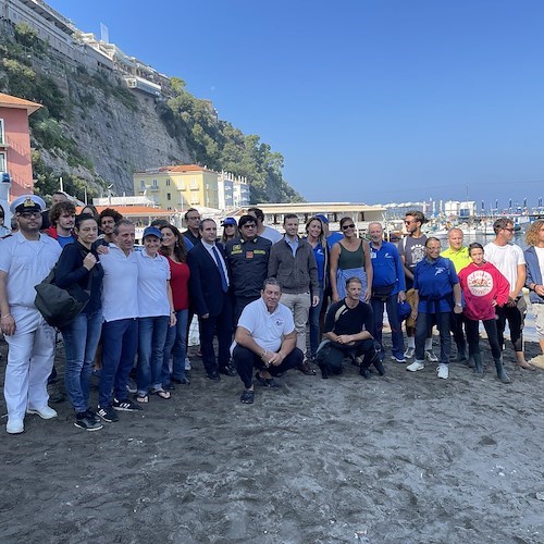 Cinque giorni di pulizia fondali a Sorrento: raccolte 2 tonnellate di rifiuti
