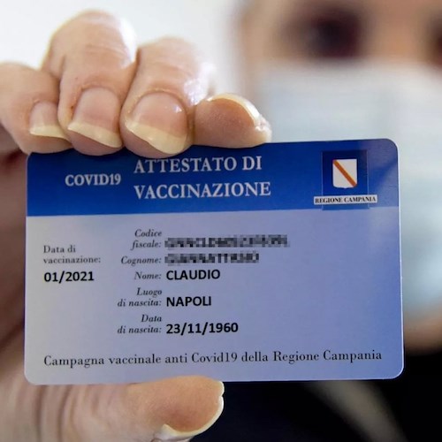 Cittadini vaccinati all'ospedale Costa d'Amalfi ritireranno tessera vaccinale a Castiglione 
