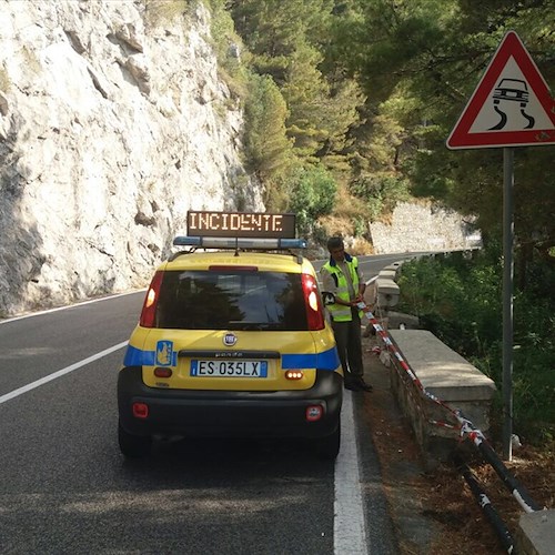 Colpo di sonno alla guida, incidente sull’Amalfitana [FOTO]