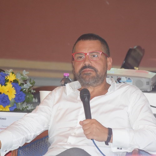 Come la pandemia ha cambiato l'Italia, Tommasetti presenta a Maiori il libro "Elogio del Negativo" /FOTO