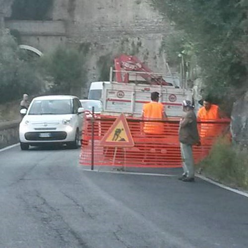 Conca dei Marini, incendio provoca altra chiusura della Statale Amalfitana /FOTO