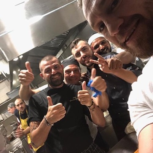 Conor McGregor in Costiera: per il lottatore irlandese serata di gusto al ristorante "Lo Smeraldino" di Amalfi