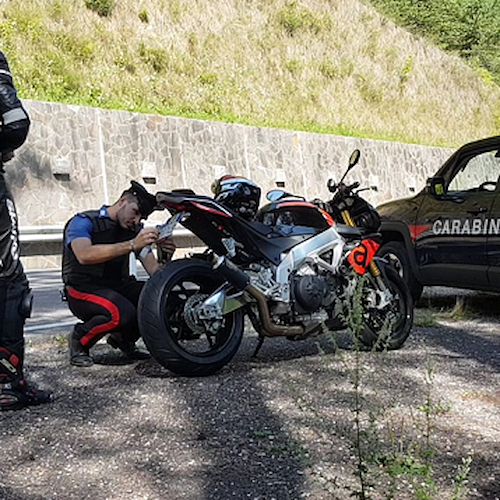 Controlli su strada in Costiera Amalfitana: sanzionati 11 motociclisti indisciplinati