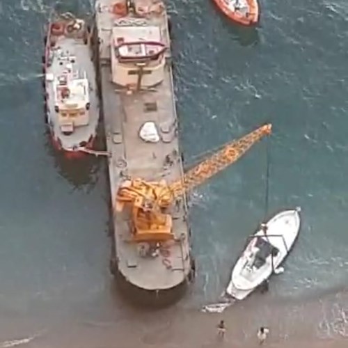 Costa d’Amalfi: imbarcazione arenata al “Cavallo morto”, salve sei persone 