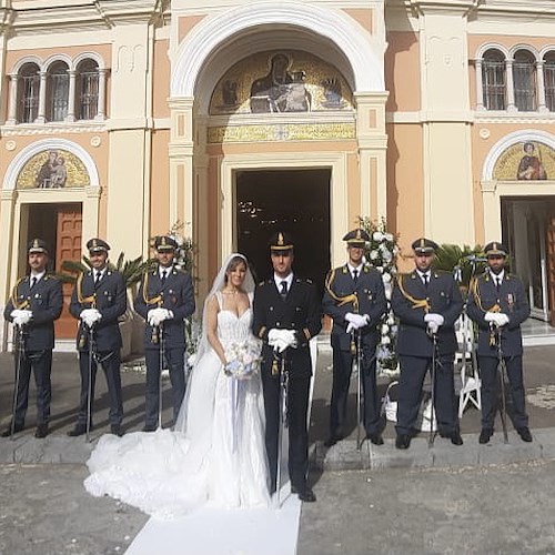 Costa d’Amalfi, matrimonio speciale tra due marescialli della Guardia di Finanza [FOTO]