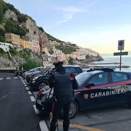 Costa d'Amalfi: non si ferma all'alt dei Carabinieri. Denunciato motociclista spericolato