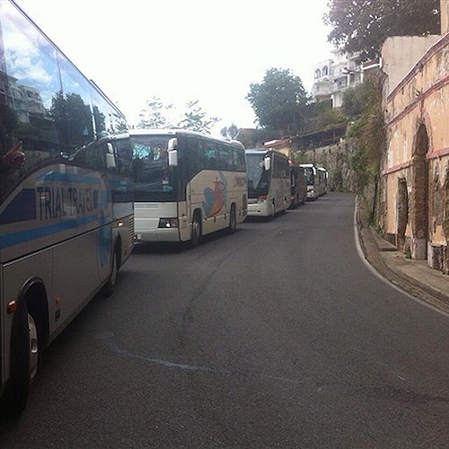 Costiera abbandonata nella morsa del traffico. Per maggio rivedremo ausiliari? /FOTO