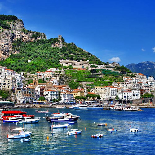 Costiera Amalfitana e Lago di Como mete preferite da turisti stranieri