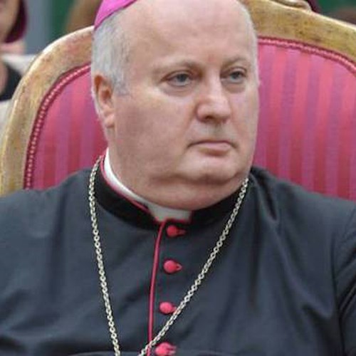 Covid, vescovo Soricelli stila discipliare per celebrazioni e attività pastorali. Stop a cortei funebri 