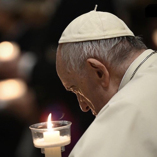 «Cristo è risorto! Si scelga la pace!», all’Urbi et Orbi Papa Francesco chiede con forza la fine del conflitto in Ucraina