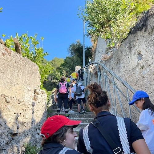 Da Conca dei Marini al Sentiero dei Limoni con Michele Ruocco, un inedito percorso con i giovanissimi impegnati nel campo Volontariato con Resilienza e Sodalis