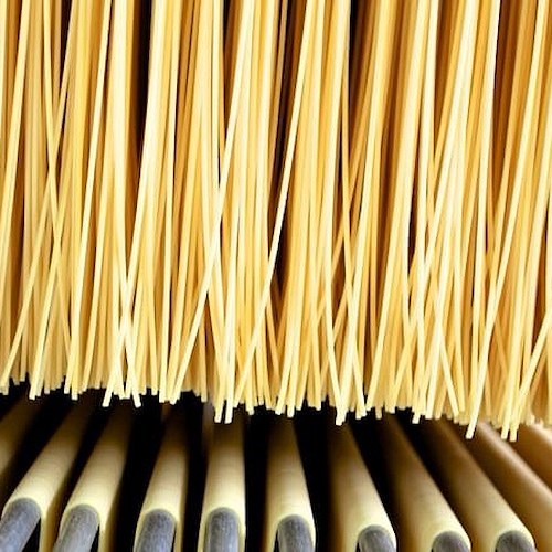 Da Gragnano la pasta con la croce d'Amalfi. L'idea del Pastificio Cuomo