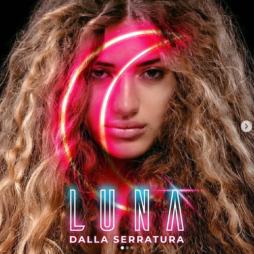Da "Il Collegio" al primo singolo: Luna Scognamiglio di Vietri presenta "Dalla serratura"