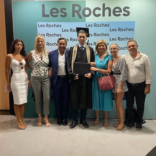 Da Minori Manuel De Riso si laurea al campus spagnolo “Les Roches” in Hospitality business management
