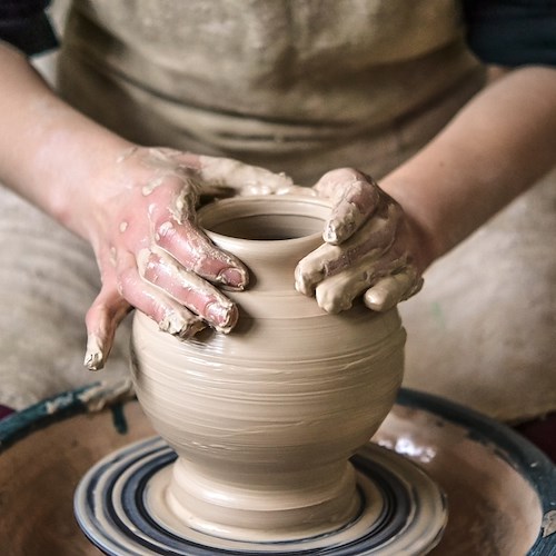 Da Vietri sul Mare l’appello per salvare gli artigiani ceramisti delle terre di antica tradizione 