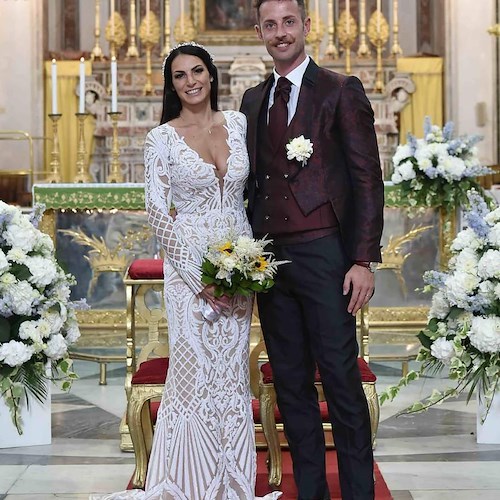Da Vignola si sposano in Costa d’Amalfi, dove lei ha trascorso l’infanzia: auguri ad Alessandra e Nicolò!