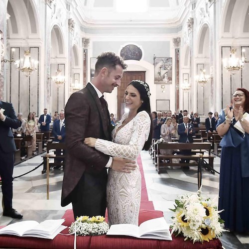 Da Vignola si sposano in Costa d’Amalfi, dove lei ha trascorso l’infanzia: auguri ad Alessandra e Nicolò!