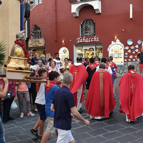 Dal 1° aprile riprendono le processioni religiose, i Vescovi Campani: «Saranno comunque rispettate alcune norme di sicurezza»