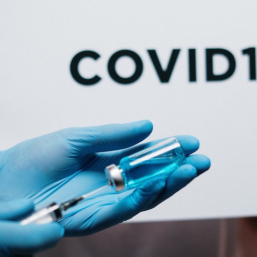 Dal 1° febbraio scatta la multa per i 50enni no vax, ma il decreto legge prevede il contraddittorio