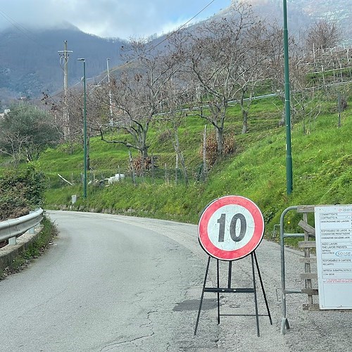 Dal 27 al 30 dicembre strada chiusa a Tramonti per lavori di allaccio elettrico sotterraneo