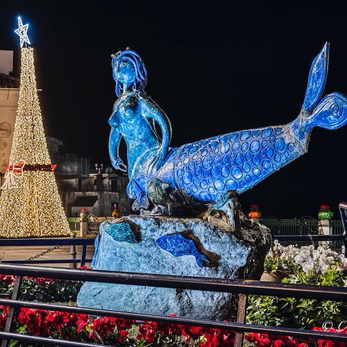 Albero di Natale e Sirena a Vietri sul Mare<br />&copy; CDF Photography