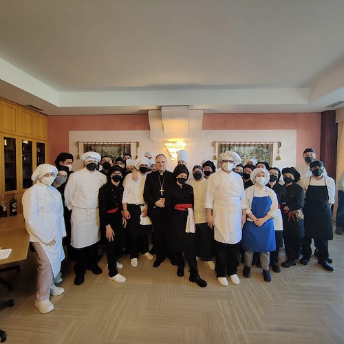 Dalla Costa d’Amalfi in Abruzzo per un’esperienza formativa: gli studenti del “Comite” cucinano per una settimana per gli ospiti di un hotel
