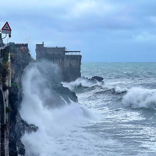 Dalle 16 torna l’allerta meteo sulla Costa d’Amalfi, rischio idrogeologico e idraulico di colore giallo