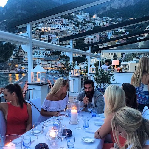Dan Bilzerian non 'bluffa' e torna in Costiera: pioggia di selfie ad Amalfi