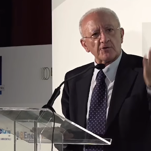 De Luca chiede per la Campania l'autonomia differenziata, ma «bozza di proposta condanna a morte il Sud»
