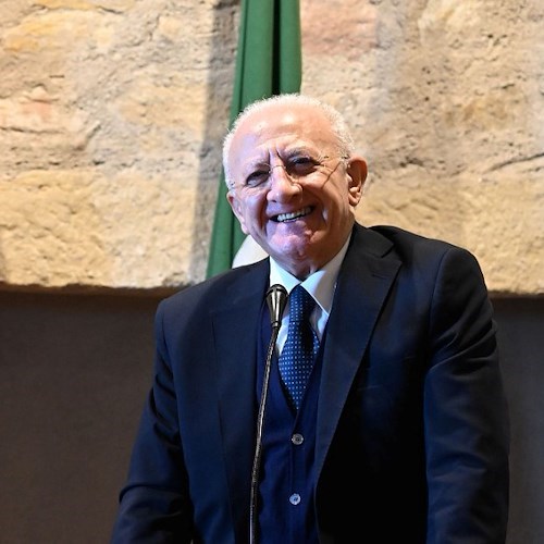 De Luca contro il tetto ai mandati: «Io mi ricandiderò in eterno». E annuncia manifestazione a difesa della scuola pubblica