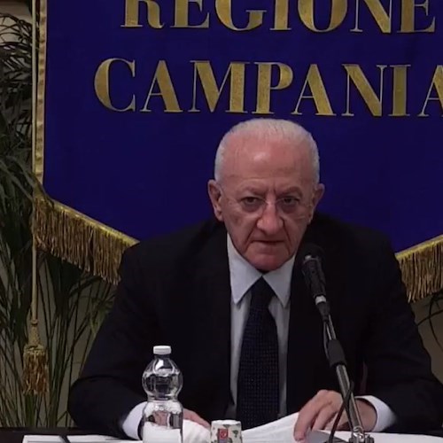 De Luca presenta piano socio economico da 400 milioni per famiglie e imprese contro il caro energia