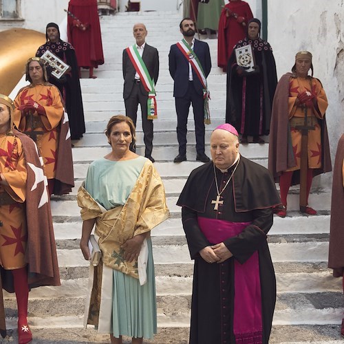«Dedico questo riconoscimento a tutti i contadini della Costiera», così Marisa Cuomo commenta il titolo di "Magistra di Civiltà Amalfitana"