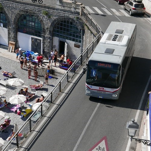 Disagi trasporti pubblici in Costa d’Amalfi, parla la Sita Sud: «Il nostro è grande impegno, ma additati quali unici responsabili»