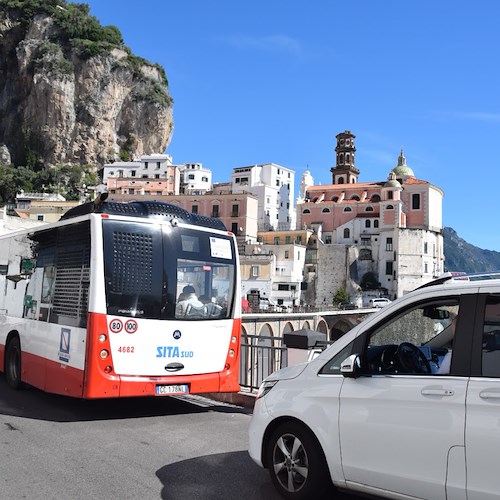 Disagi trasporti pubblici in Costa d’Amalfi, parla la Sita Sud: «Il nostro è grande impegno, ma additati quali unici responsabili»