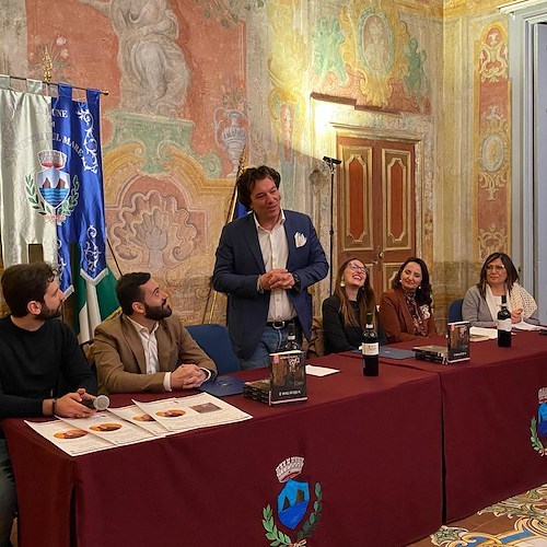 “DiviniLibri”, pubblico numeroso per “È malacqua”: il libro della Caramico va in ristampa