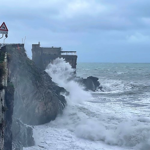 Domenica di allerta meteo gialla in Costa d’Amalfi, previsti temporali con fulmini e grandine