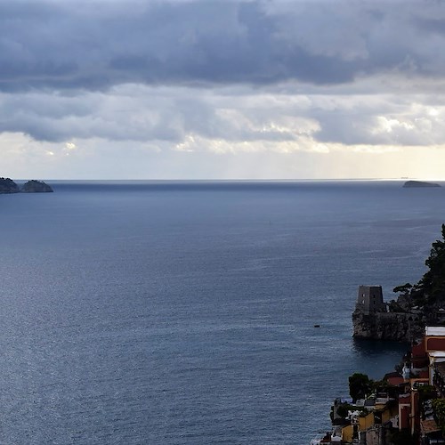 Domenica di allerta meteo in Costa d’Amalfi: possibili temporali improvvisi, fulmini e grandine