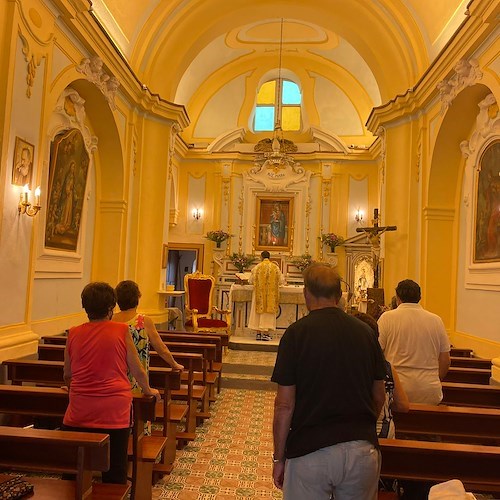 Don Luigi Di Martino torna nella sua Atrani. Messa a Santa Maria Del Bando